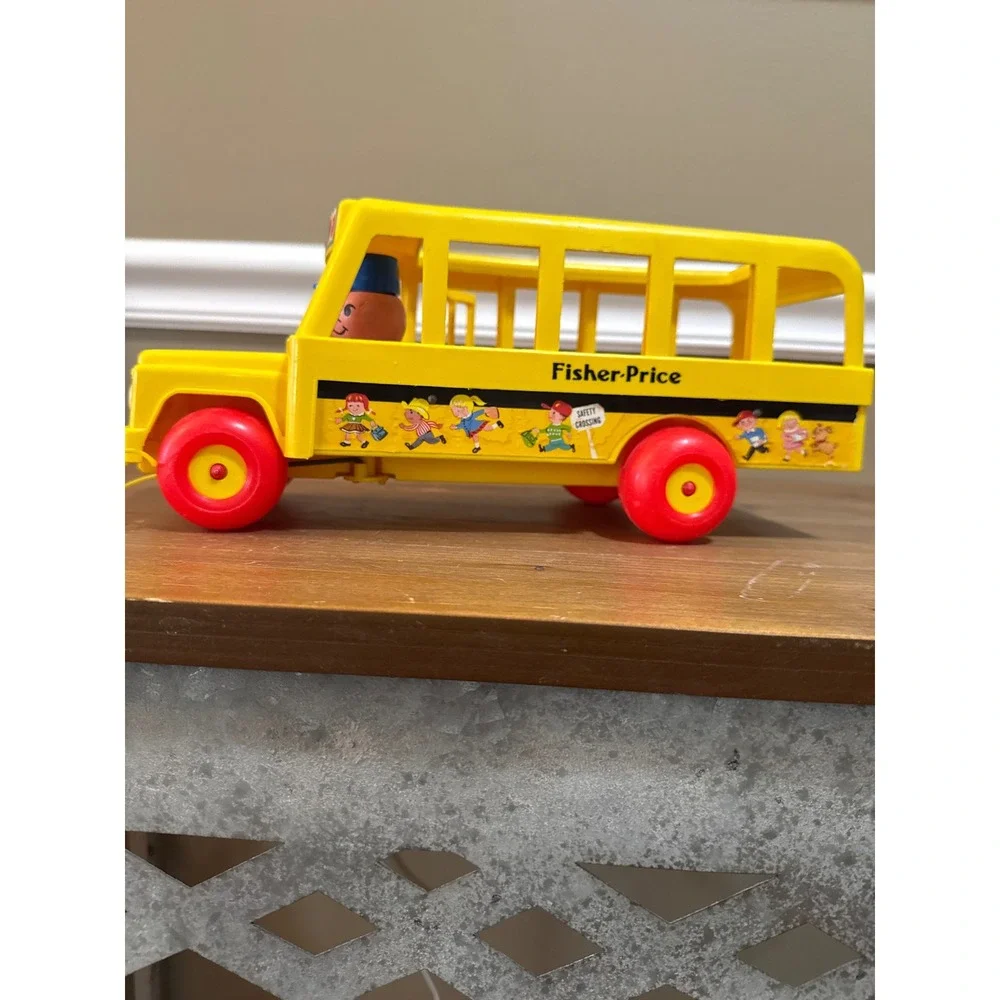 Vintage 1984 Fisher-Price Little People School Bus 192 Yellow Pull Toy Driver